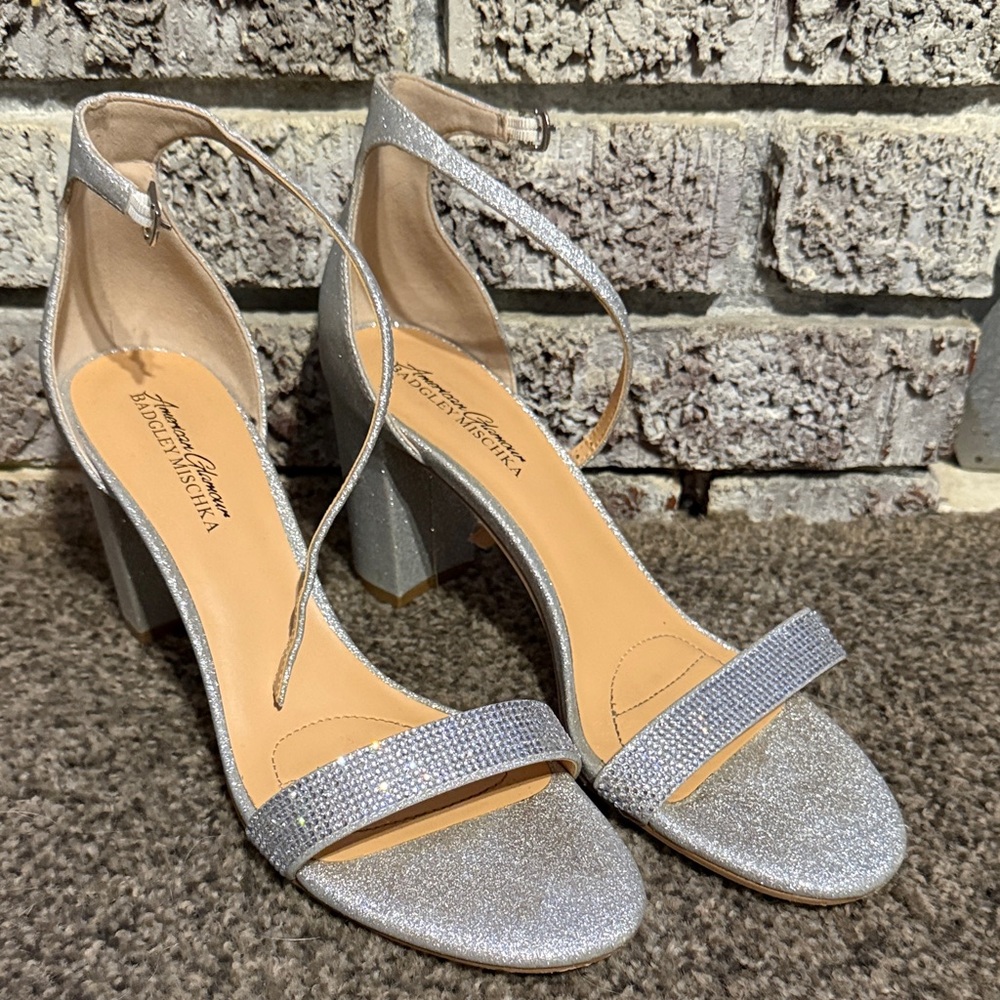 American Glamour Badgley Mischka Glittering Silver Heels size 9.5